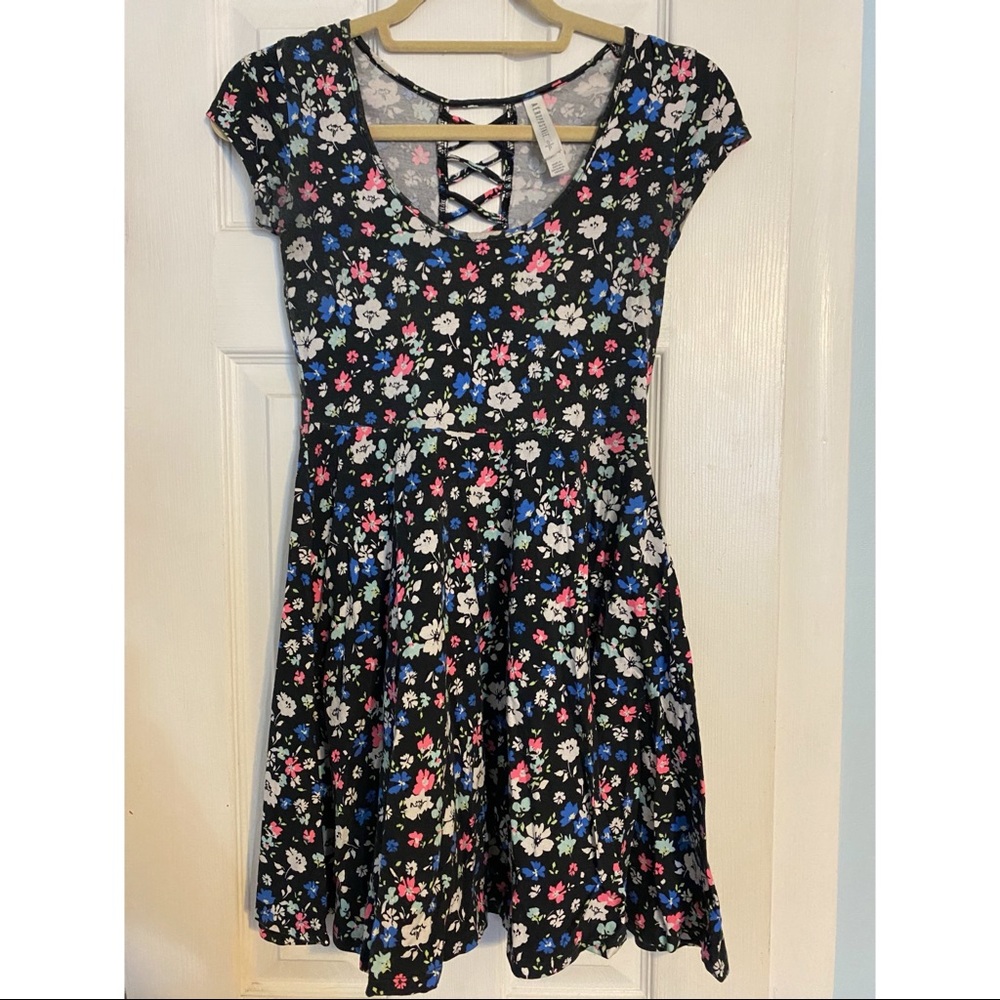 Floral Scoop Neck Dress w/ Ladder back | Size S